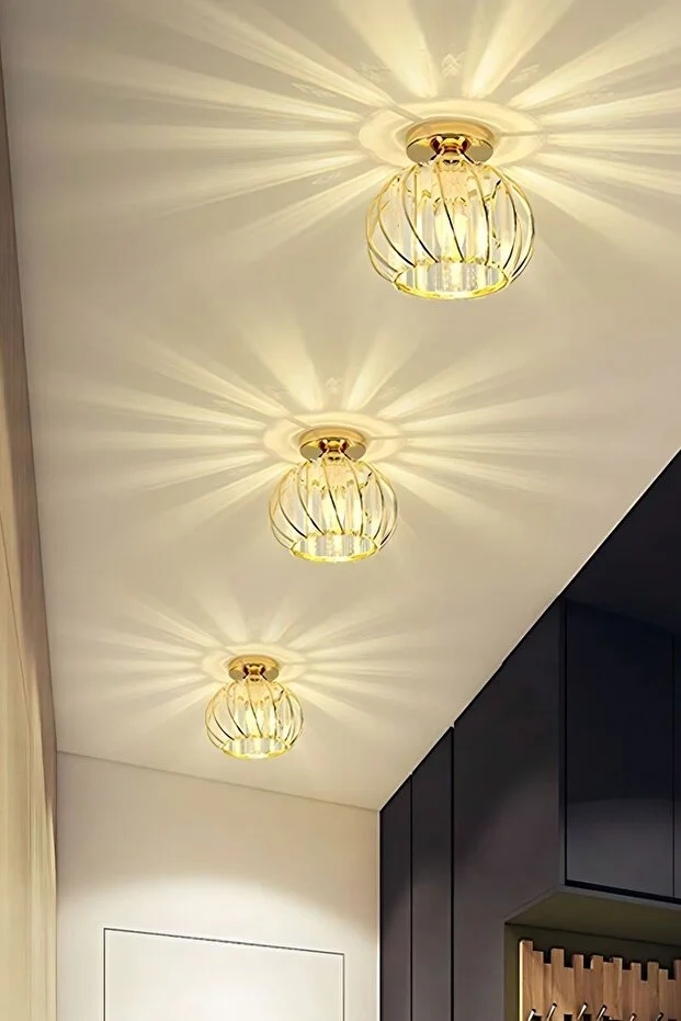 Bella Luce Model Gold Kaplama Kristal Taşlı Metal Gövde Modern Her Alana Uygun Lüx Plafonyer Avize